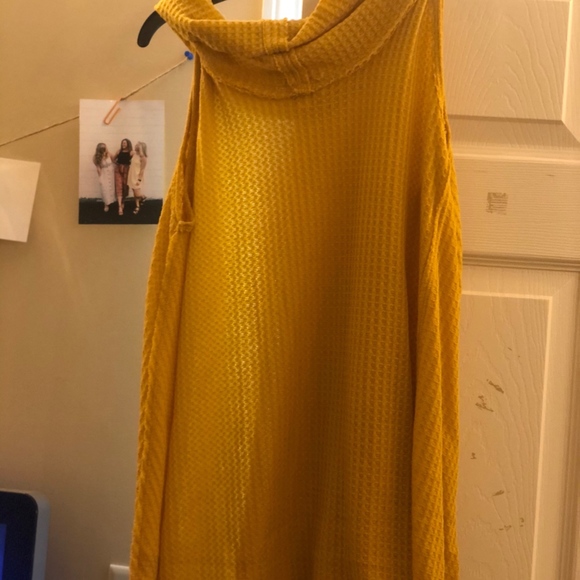 Yellow knit top - Picture 4 of 4